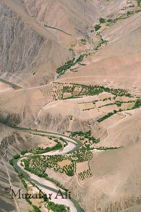 Daikundi-Nili-Ashtarlai-District-aerial-view-of-Lazir-River