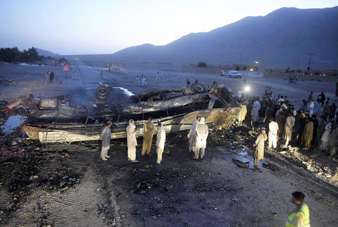 Road side bomb targets bus in Mastung carrying Shia pilgrims – 5 dead, dozens reported injured