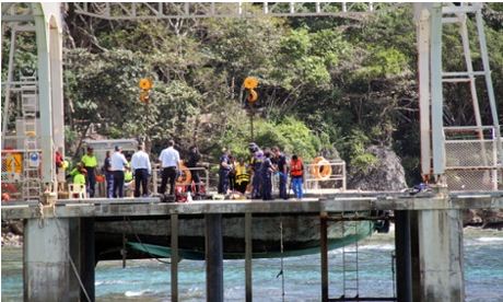 boat-sinks-christmas-island-06092013 Boat sinks off Australia: 60 drowned feared all Afghan Hazaras