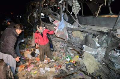 Attack on Shia pilgrim’s bus near Mastung: at least 23 killed and 30 injured