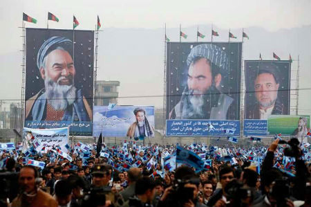 2016-21st-MazariAnniv-Kabul-crowd-2-450px