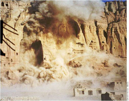 BamiyanBuddhas-being-destroyed-450px