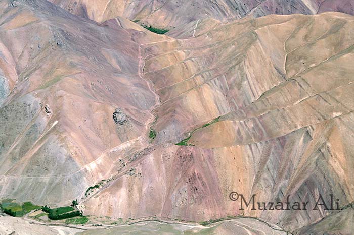 Bamyan-colorful-mountain-in-Panjao-district